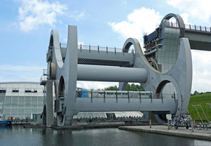 “重慶造”升船機(jī)動力傳動設(shè)備 讓船舶“坐電梯”過三峽大壩